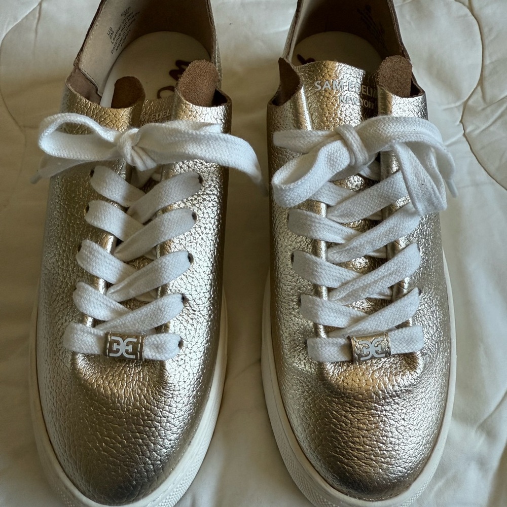 Sam Edelman Poppy Lace Up Sneaker. Size 6. New never worn - no box.